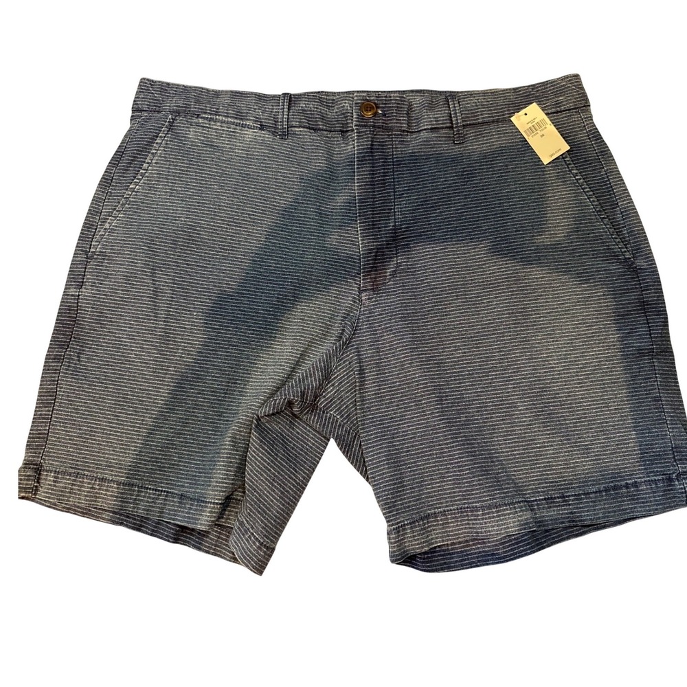 NWT Gap men's shorts‎ denim pinstripe Size 36 inseam 7 brand new flat front